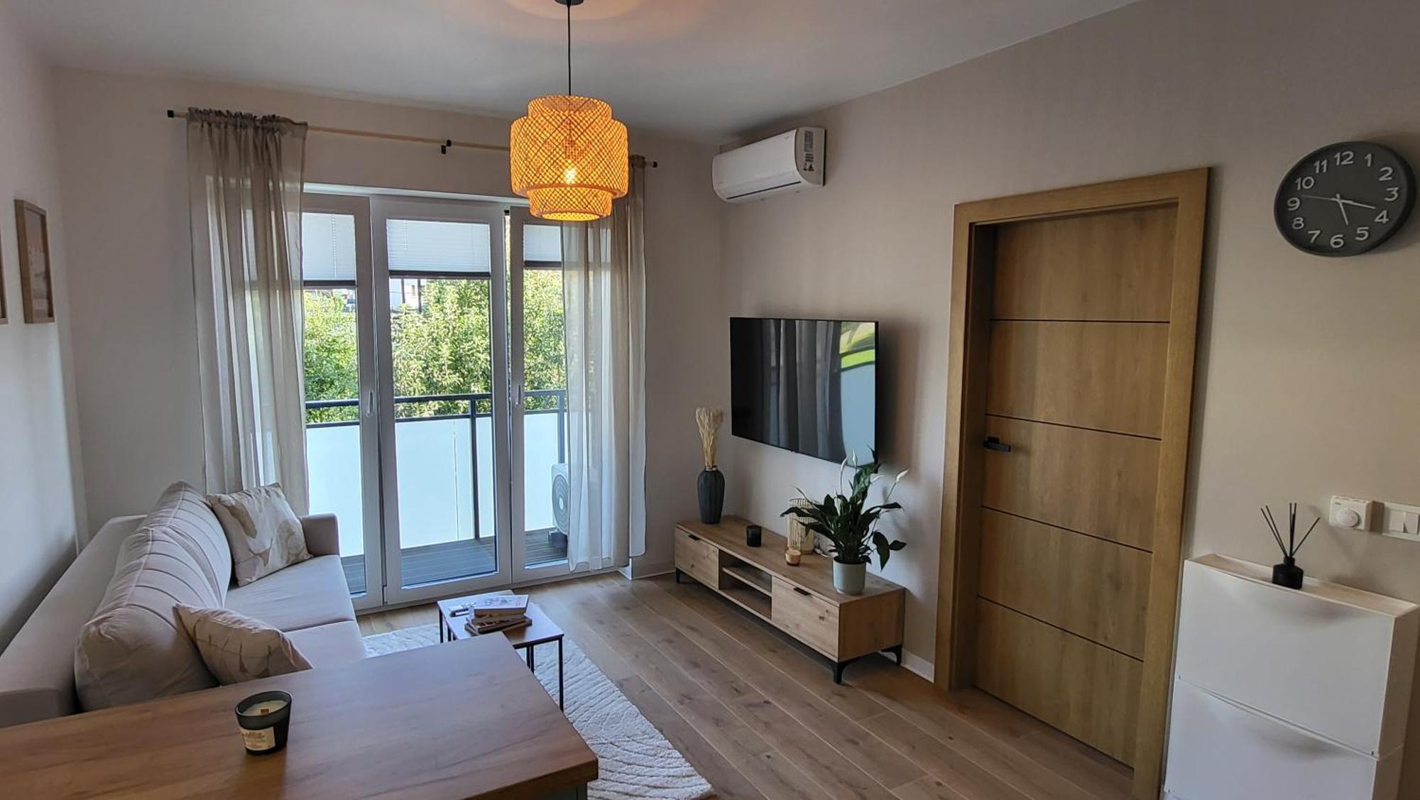 Nowy Wesola Apartment